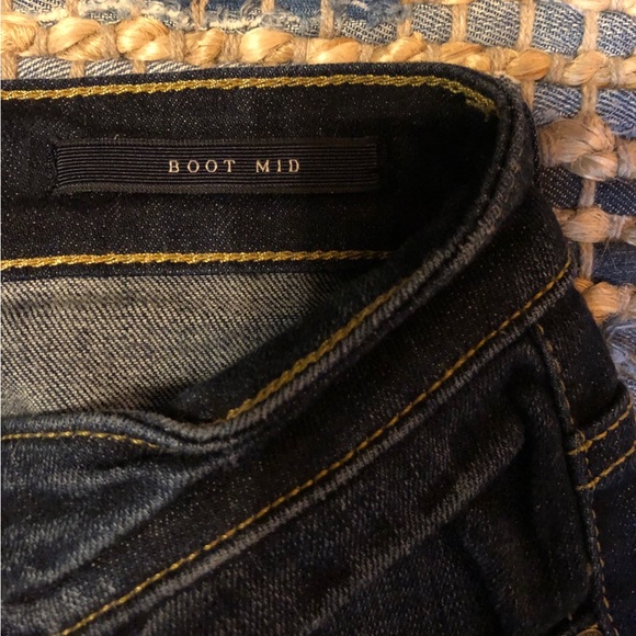 EUC Women’s Guess Dark Indigo Denim - Picture 4 of 5